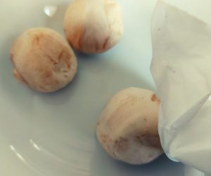 Clean mushrooms- Mushroom vindaloo recipe- Being Rubitah- family conversations here