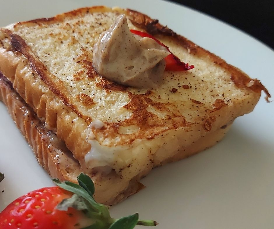 Strawberry-and-cinnamon-cream-cheese-french-toast-sandwich-Being-Rubitah-family-recipes