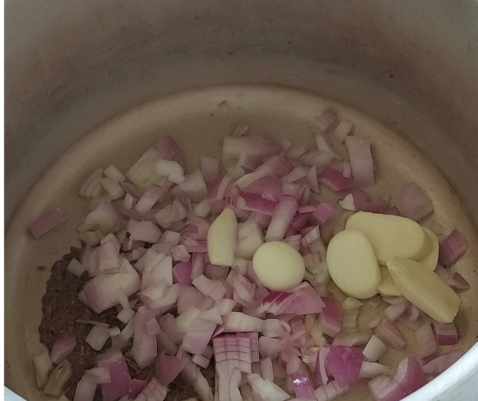 add onions and garlic- high fibre green vegetable soup- Being Rubitah- family recipes